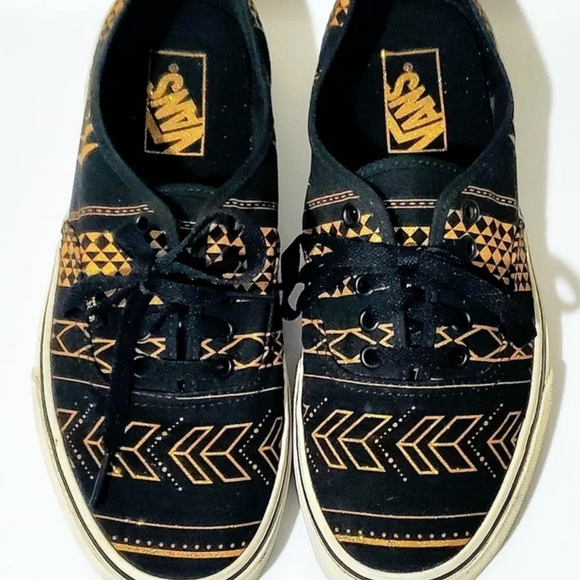 VANS OFF THE WALL UNISEX SHOES. MENS Sz:8 WOMENS Sz: 9.5 AZTEC/TRIBAL DESIGN. - Picture 3 of 11
